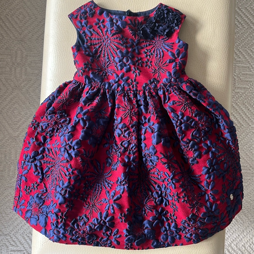 Pili Carrera red and blue embroidered dress
Size 4 
Perfect for the holidays